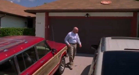 Mit Pizzaweitwurf wie ein Walter White macht man sich keine Freunde in Albuquerque (Foto: AMC).