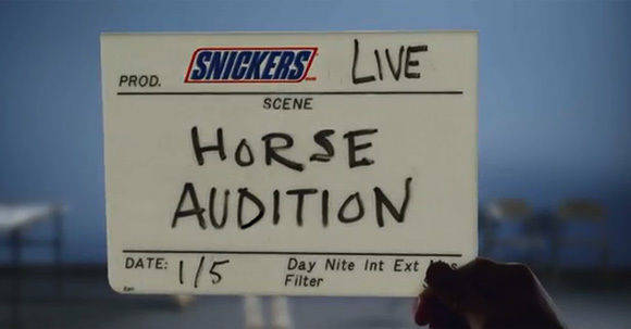 Für seinen Live-Spot sucht Snickers noch ein Pferd.