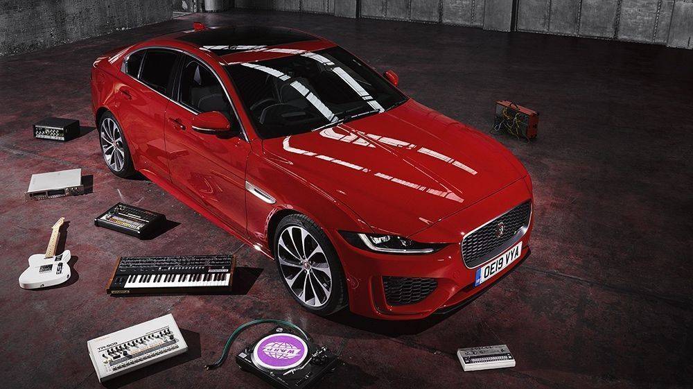 In den Podcasts wird der neue Jaguar XE promotet.