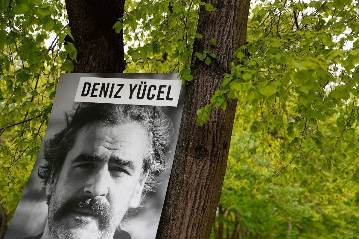 Free Deniz Yücel - aber ohne DAX-Konzerne