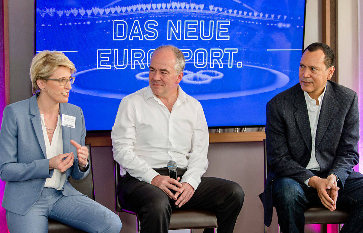 Susanne Aigner-Drews, Geschäftsführerin Discovery Networks mit Eurosport-CEO Peter Hutton und Ralph Rivera, Managing Director Eurosport Digital
